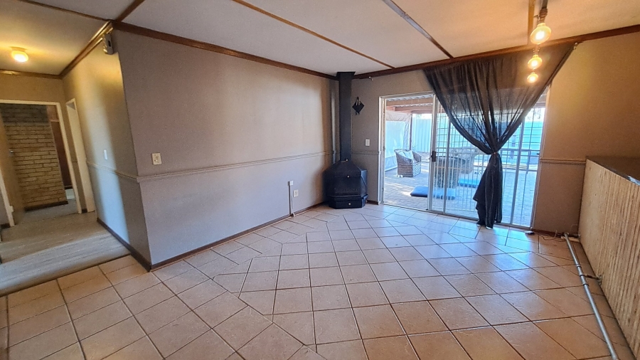 4 Bedroom Property for Sale in Pellissier Free State